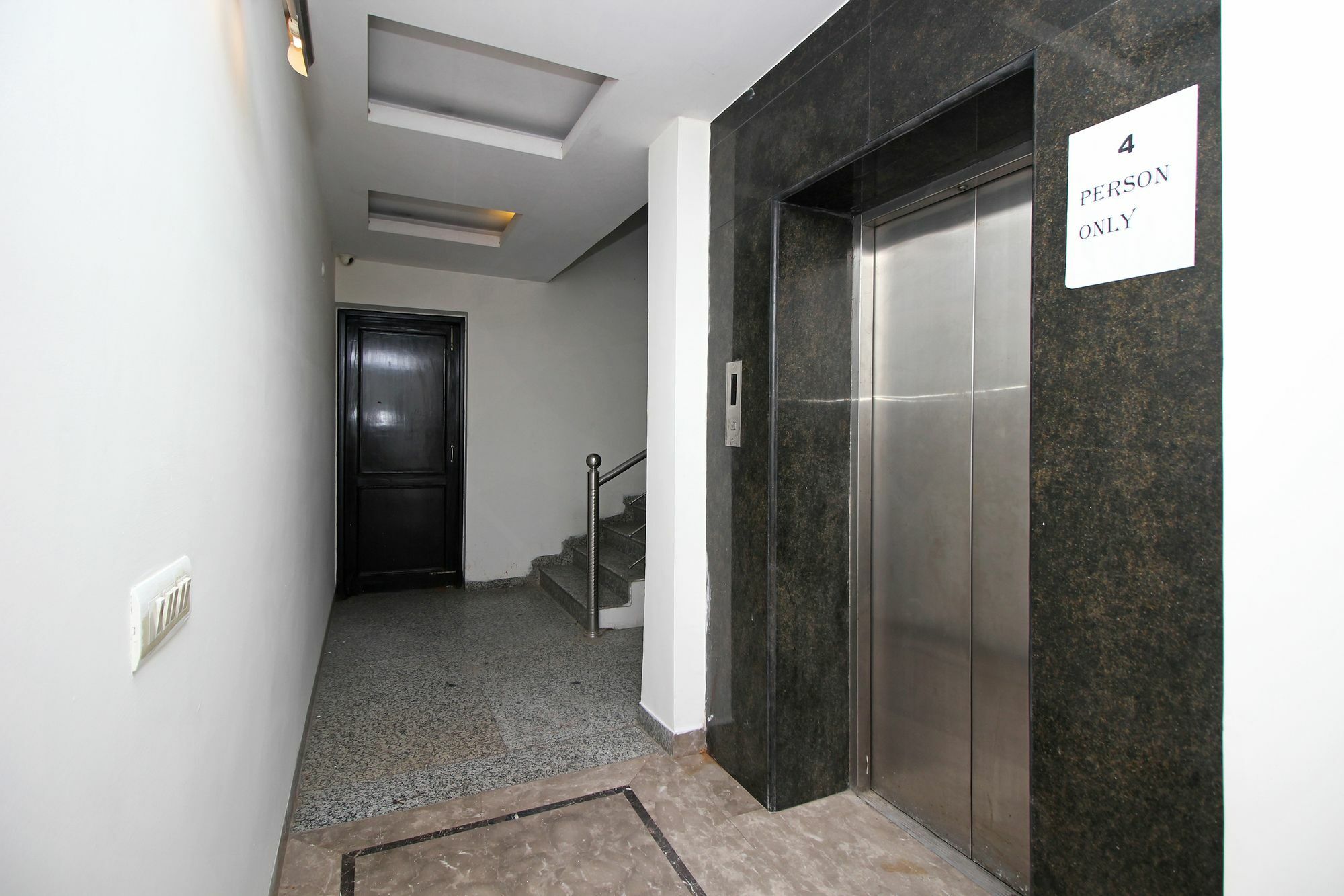 Oyo 9030 Hotel Delhi Airport Plaza Нью-Делі Екстер'єр фото